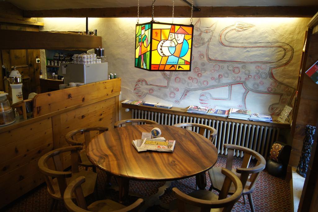 Hotel Weisses Kreuz ベルギュン エクステリア 写真