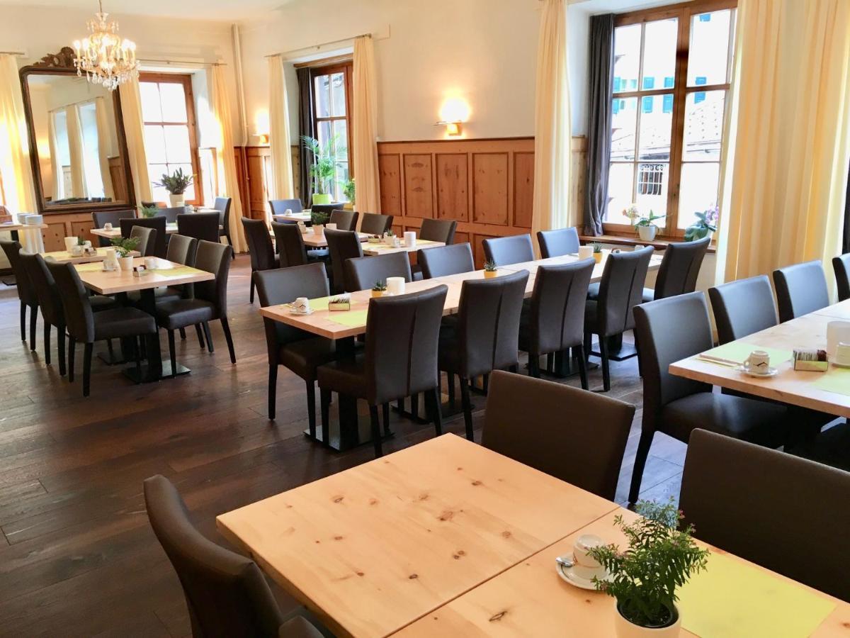 Hotel Weisses Kreuz ベルギュン エクステリア 写真