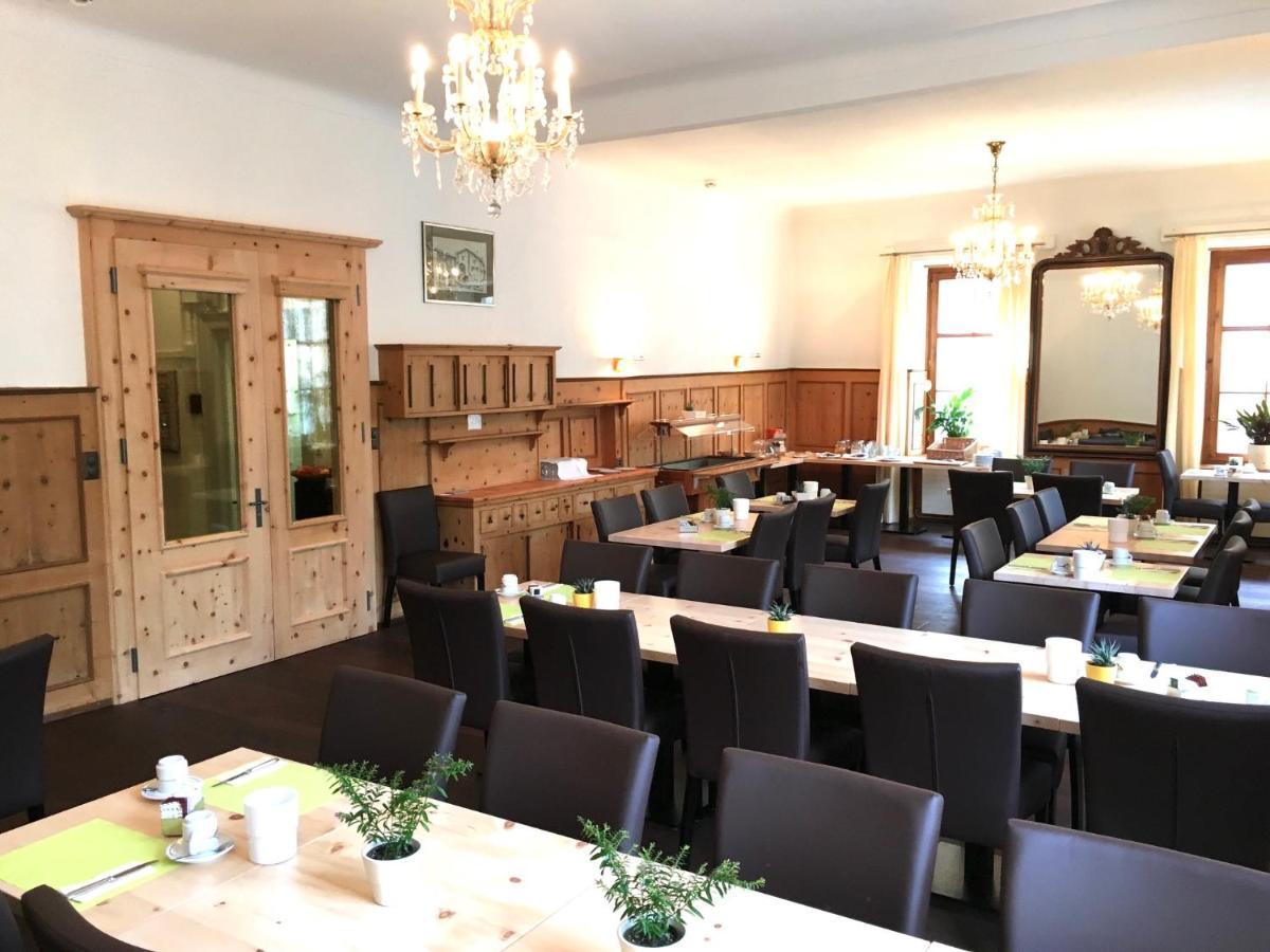 Hotel Weisses Kreuz ベルギュン エクステリア 写真