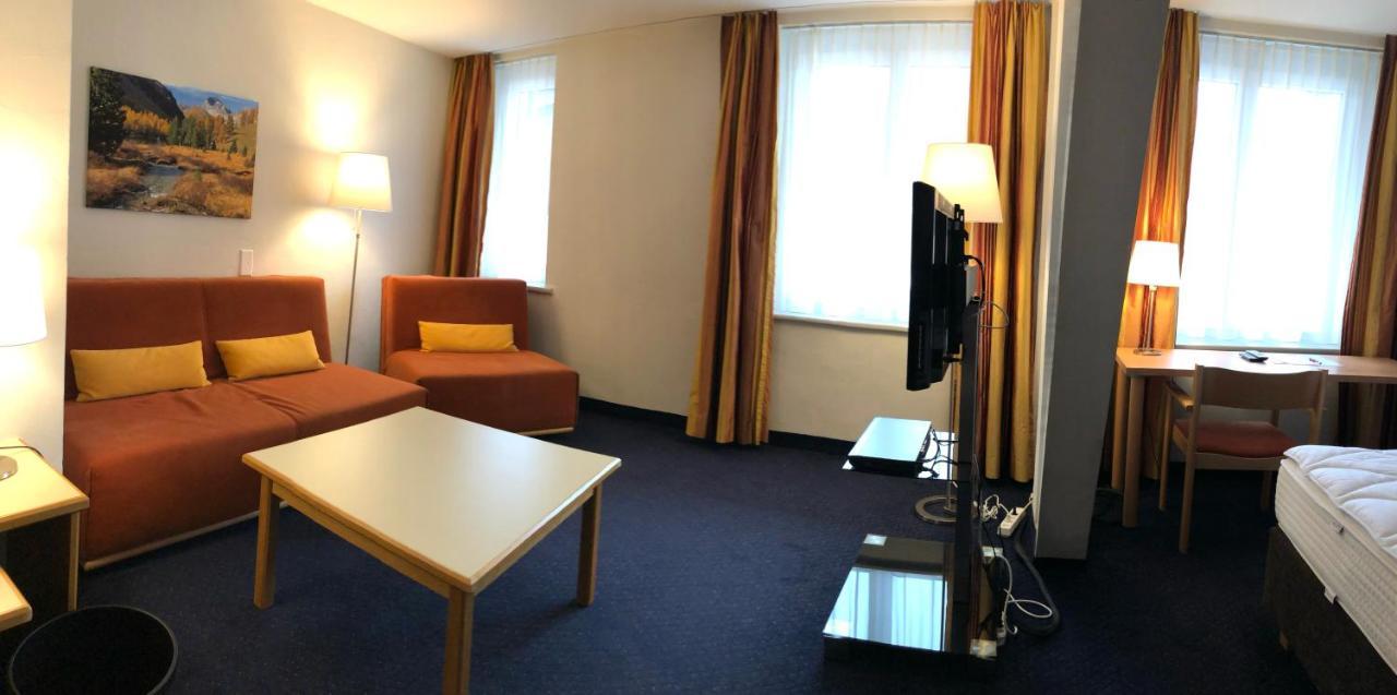 Hotel Weisses Kreuz ベルギュン エクステリア 写真
